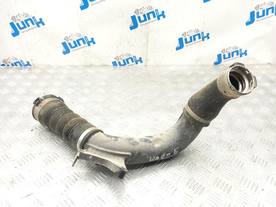 Патрубок интеркулера 13718650759 для BMW 2-серия F44 2020-2024