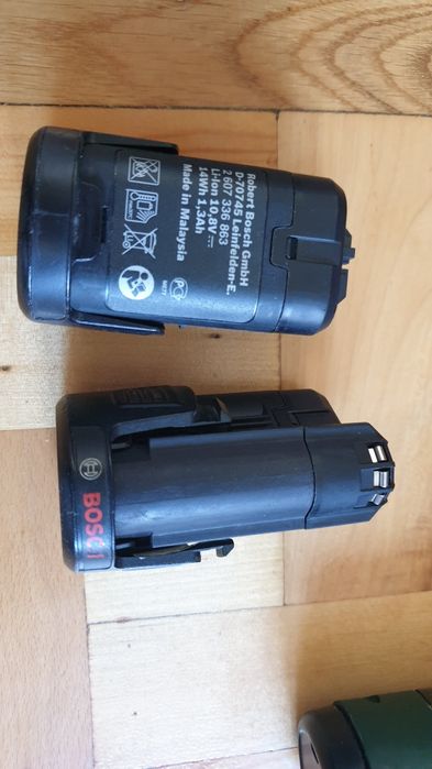 Зарядное Bosch AL1130CV, аккумулятор