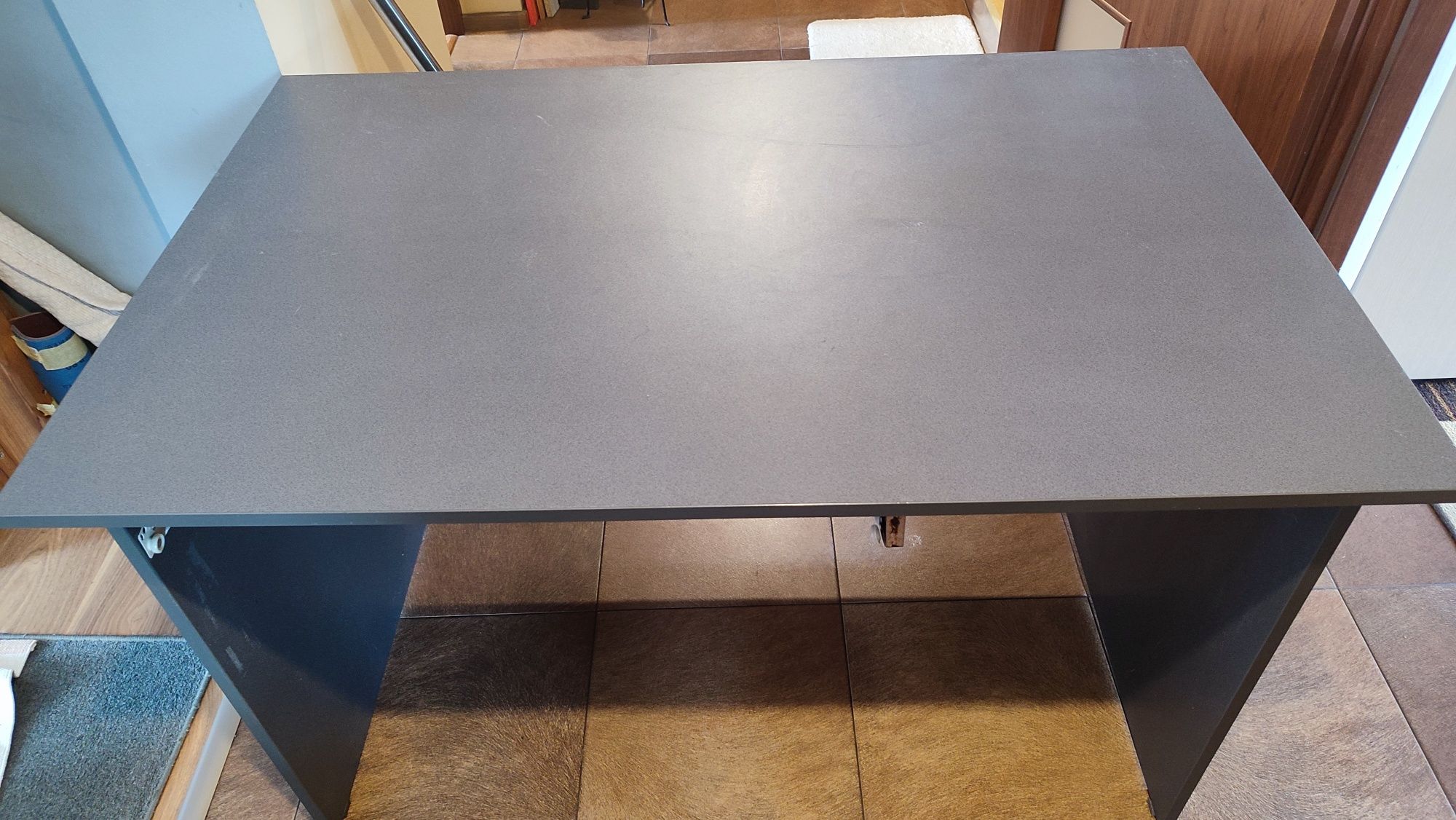 Sprzedam biurko 80x125 grafit z półką
