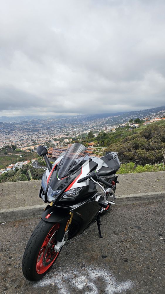 Aprilia RSV4 2019