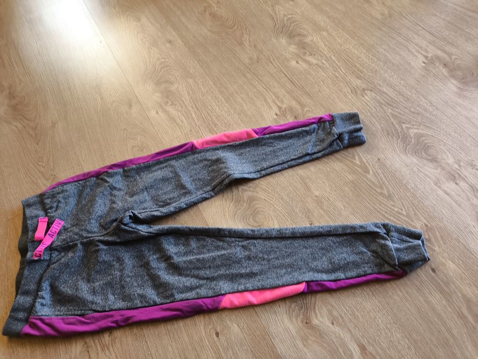 Spodnie dresowe dla dziewczynki roz 140 cool club