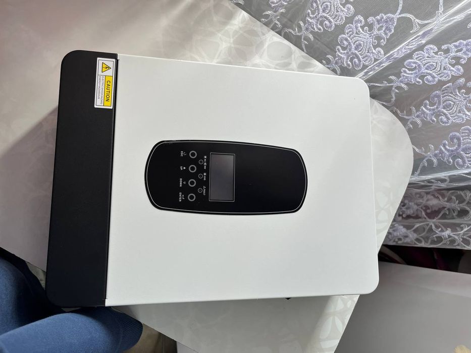 Гібридний інвертор 3200VA/3000W 24V