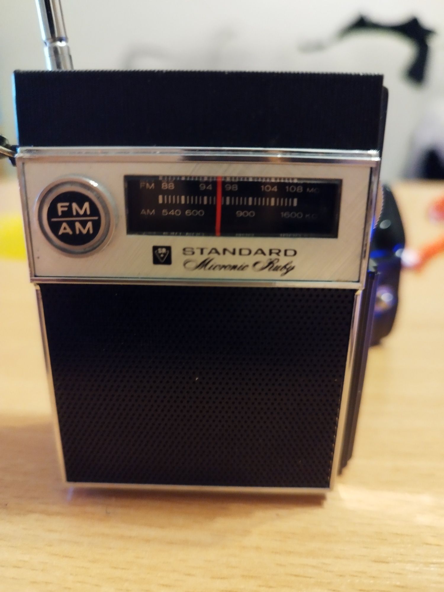 Radio standard lata 60te