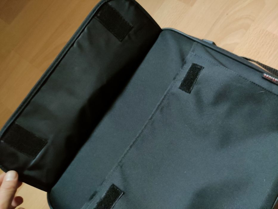 Torba na ramię na laptopa etui pc komputer