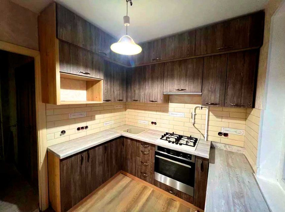 Кухни под заказ Кухні під замовлення Корпусні меблі