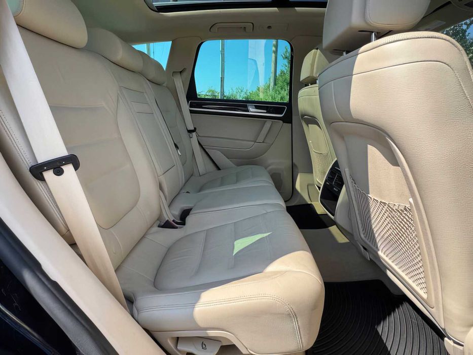 Volkswagen Touareg      2016