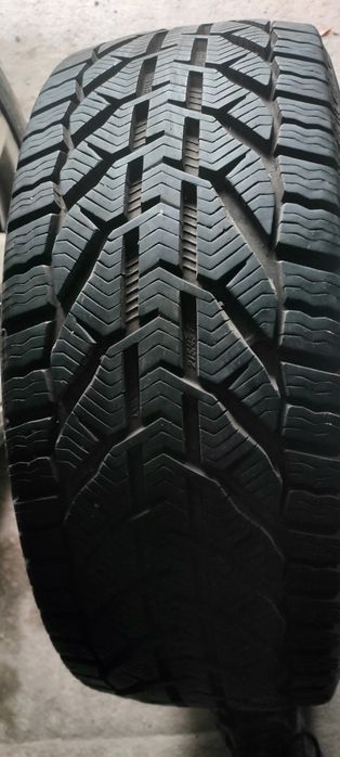 Opony zimowe 215/45 r17