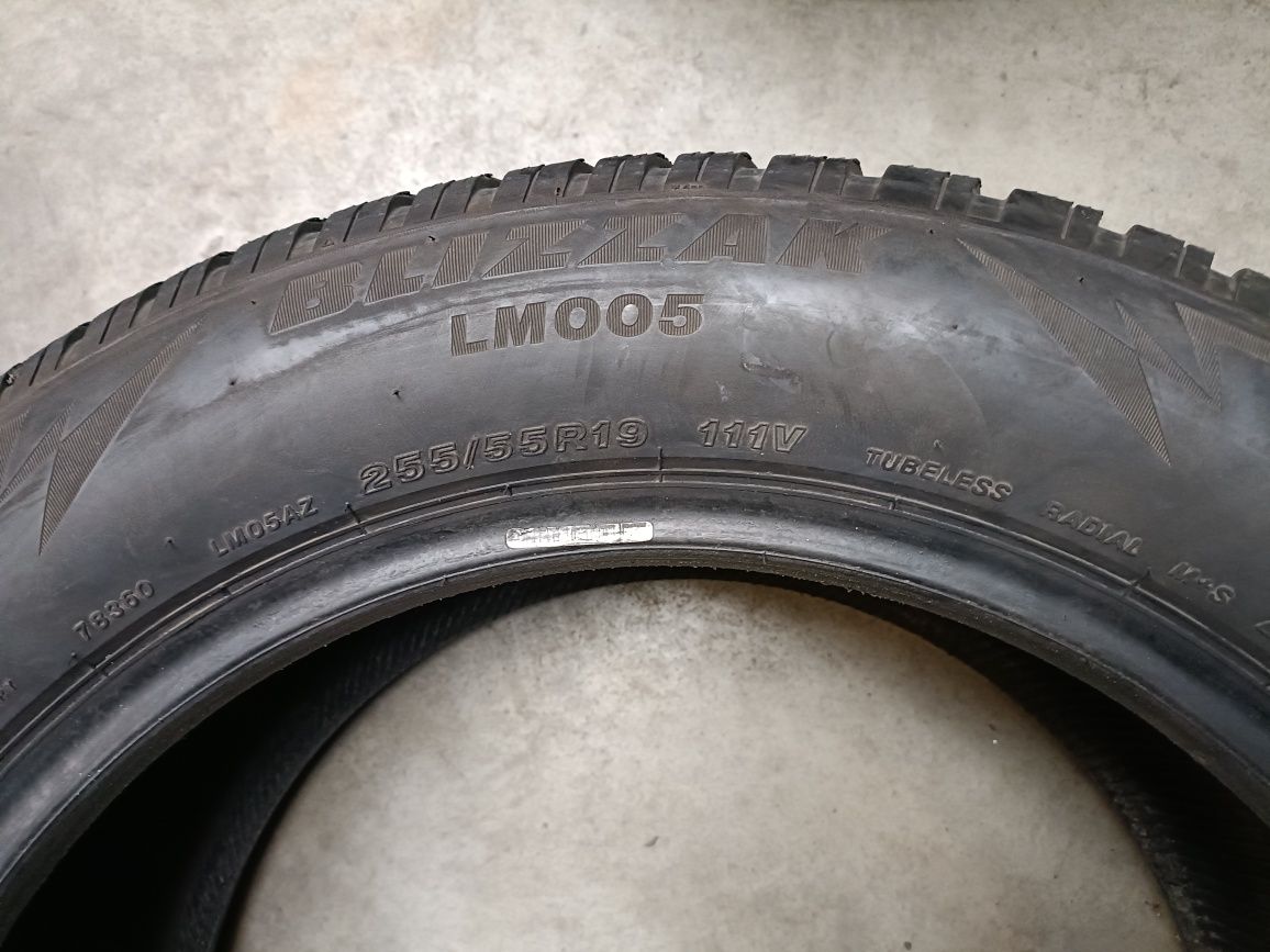 Opona zimowa Bridgestone Blizzak LM005 255/55R19 111V