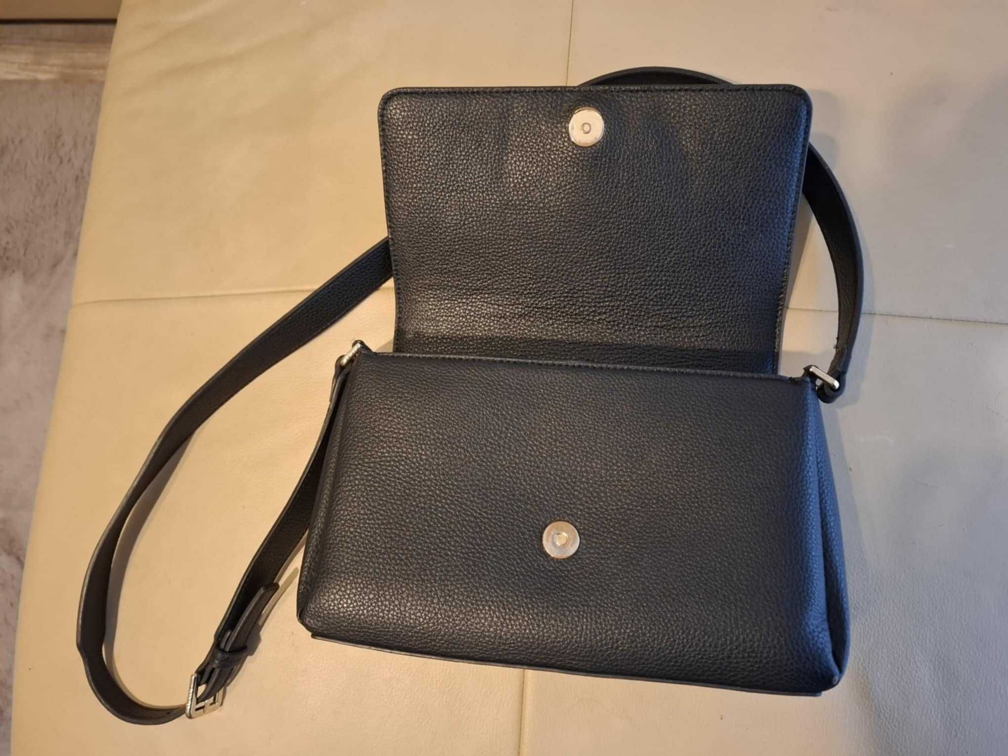 Torebka listonoszka Calvin Klein czarna