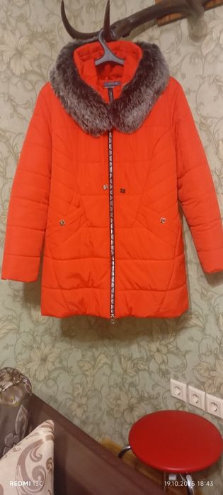 Продам жіночу зимову куртку.