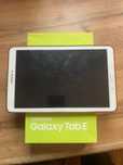 Tablet Samsung Galaxy Tab E sm-t561