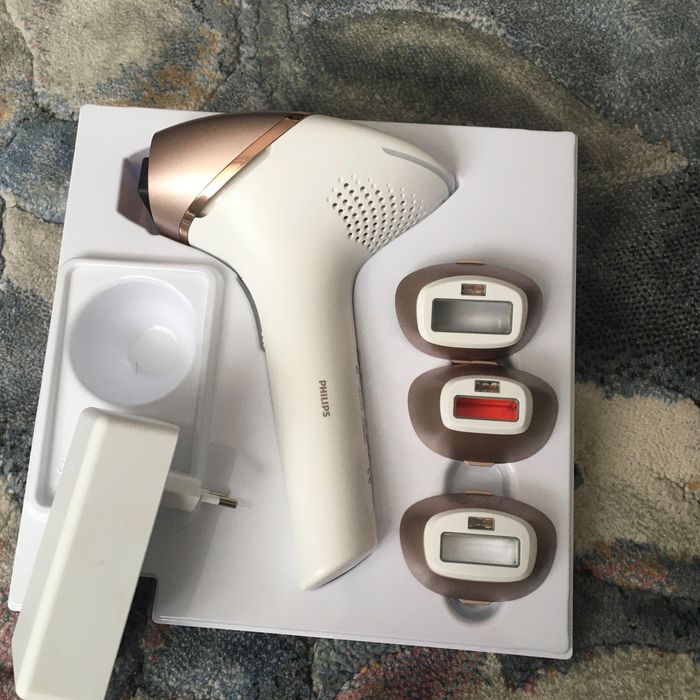 Depilator laserowy Philips Lumea BRI955/00