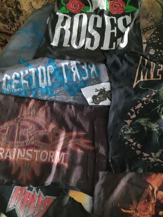 Вирізки з футболок рок