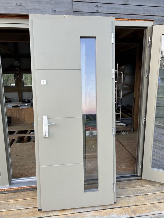 Nowe, solidne drzwi mahoń meranti. Stan idealny.