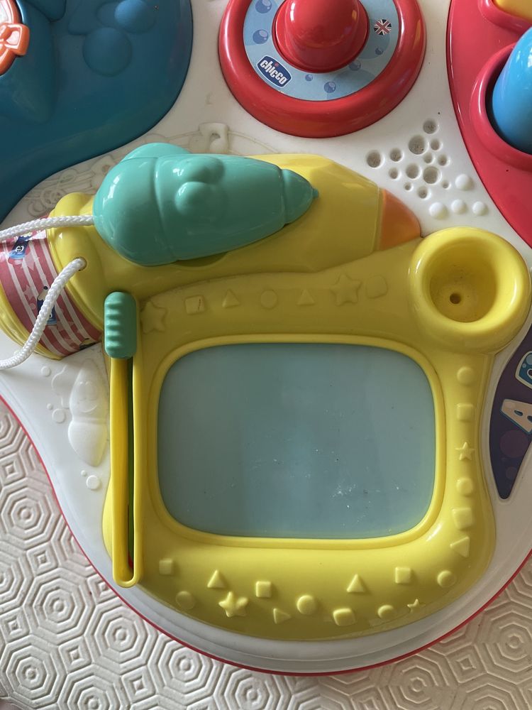Mesa de atividades Chicco 12m +