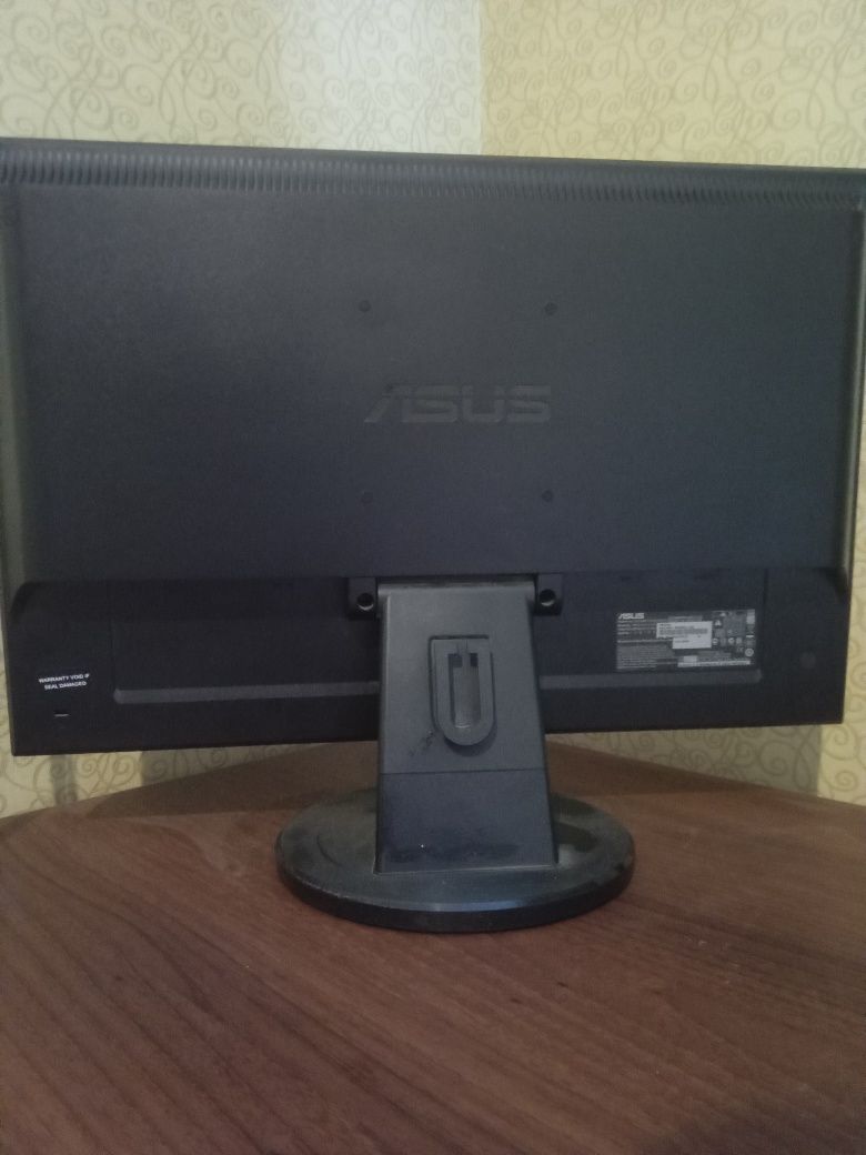 Продам комп'ютерный монитор от asus Tryme в хорошем состоянии,робочий