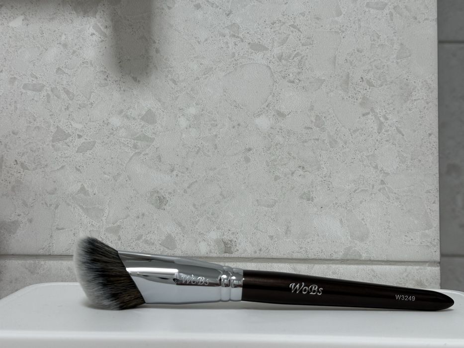 Пензлик для нанесення тону та коректорів WoBs
