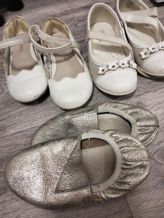 Дитяче взуття, тапки, босоніжки