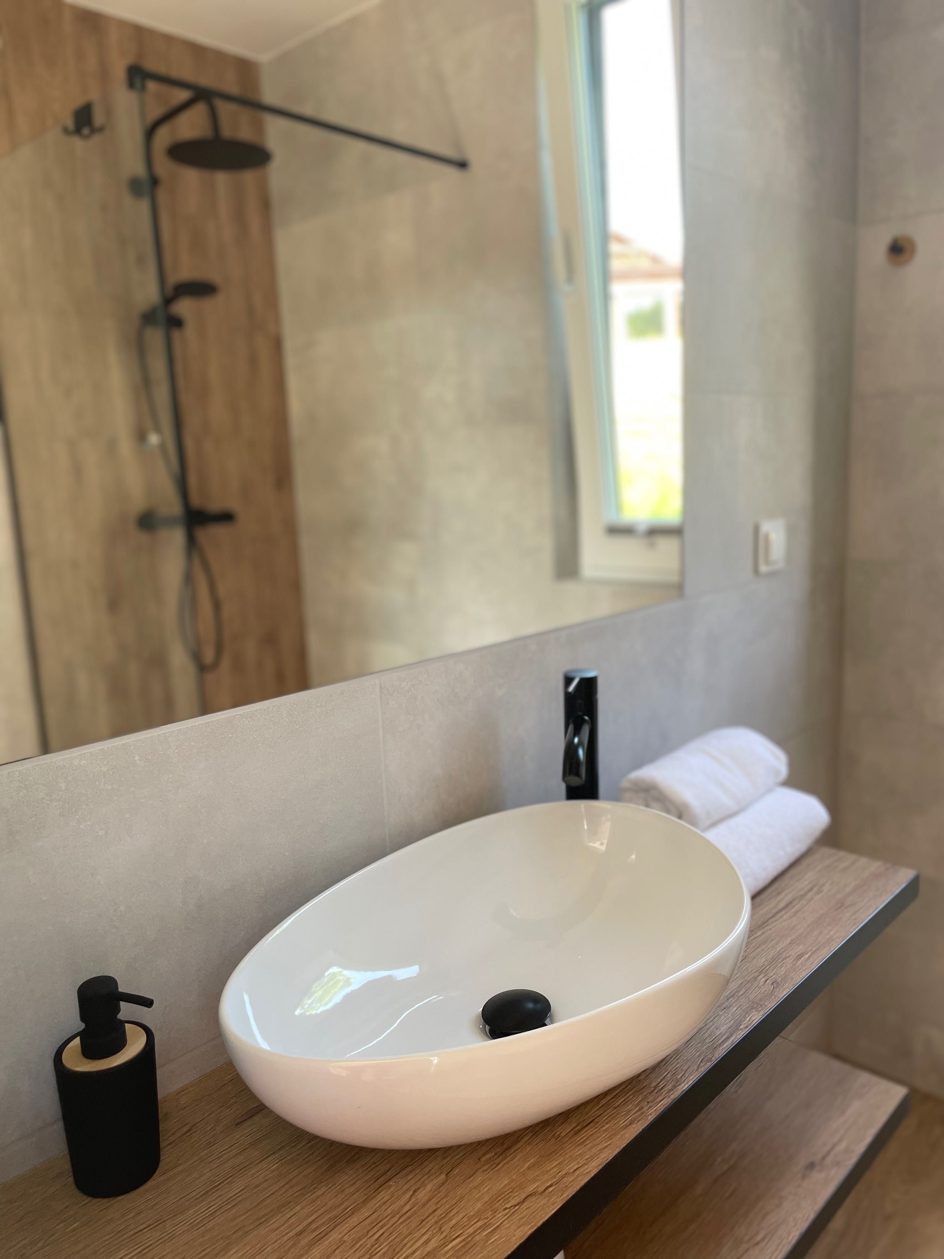 Całoroczny domek nad jeziorem las Kaszuby Balii Jacuzzi