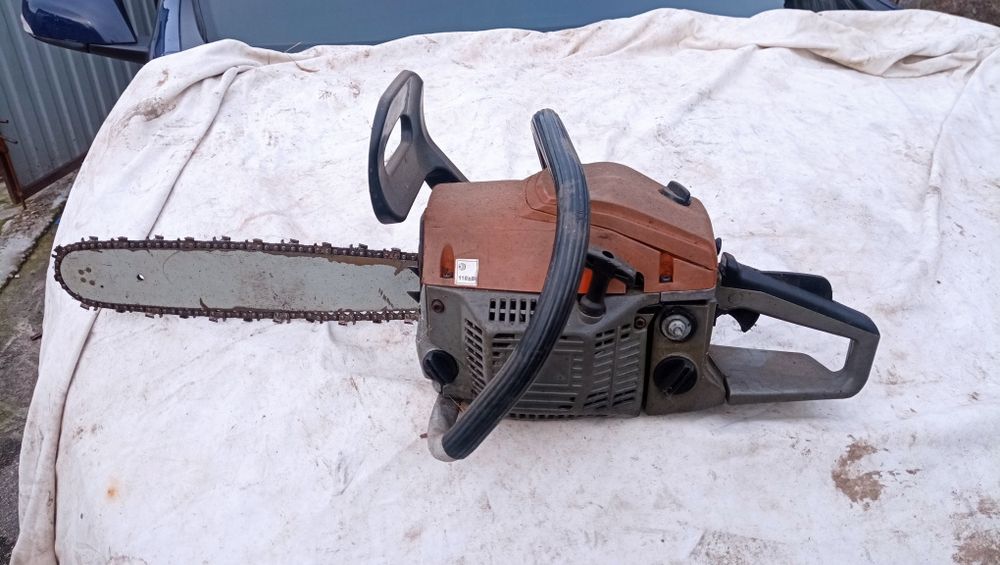 Пилка бензинова.