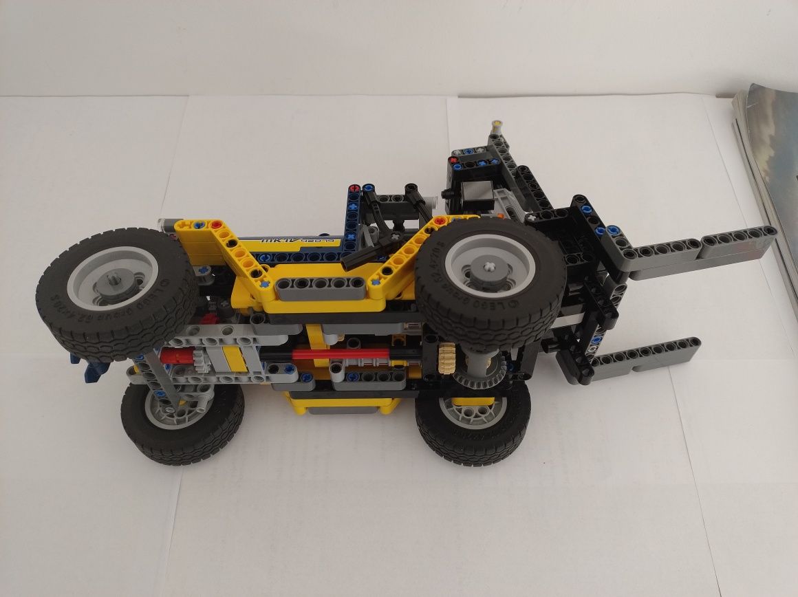 LEGO TECHNIC 42079 Wózek Widłowy 2w1