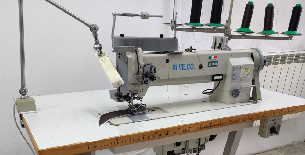 Maszyna szwalnicza przemysłowa RIVECO do szwów ozdobnych