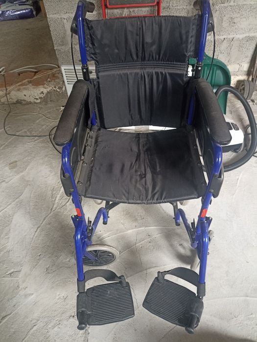 Інвалідна коляска фірма INVACARE