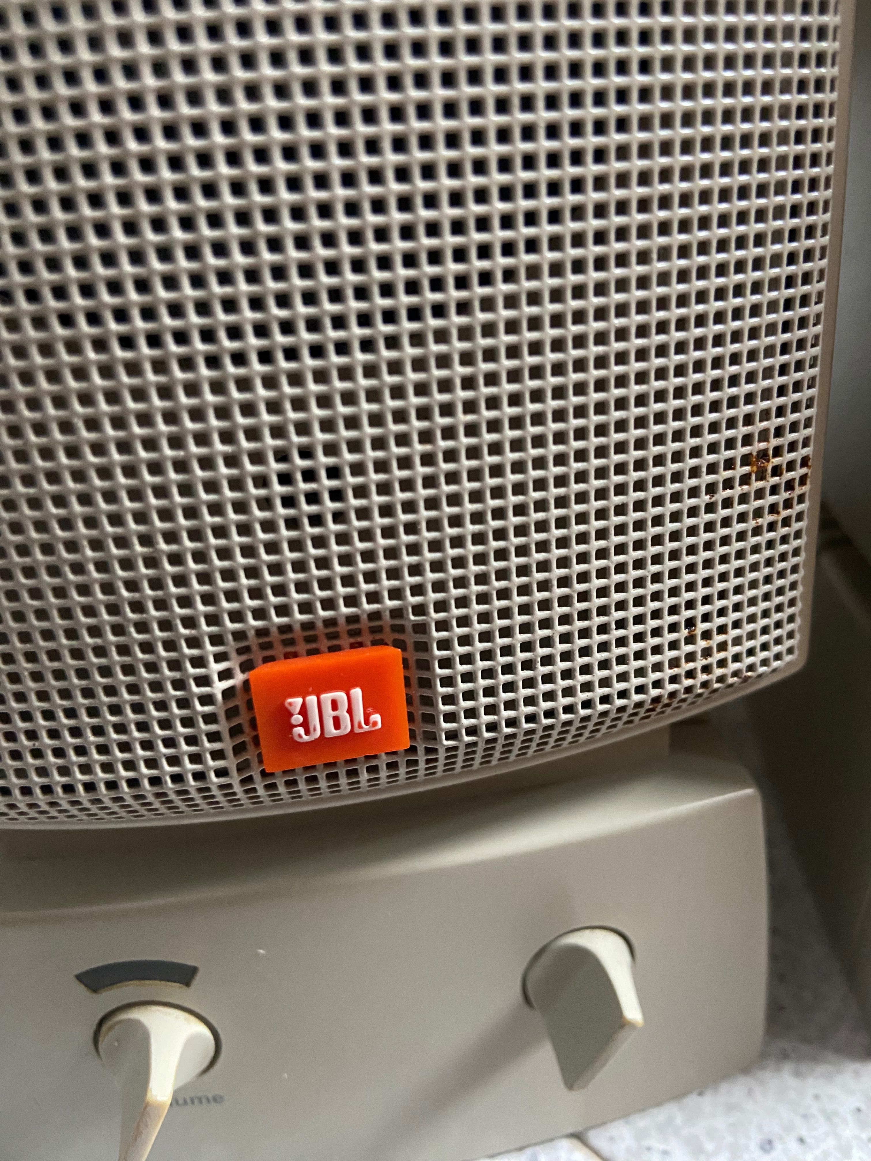 Colunas brancas JBL