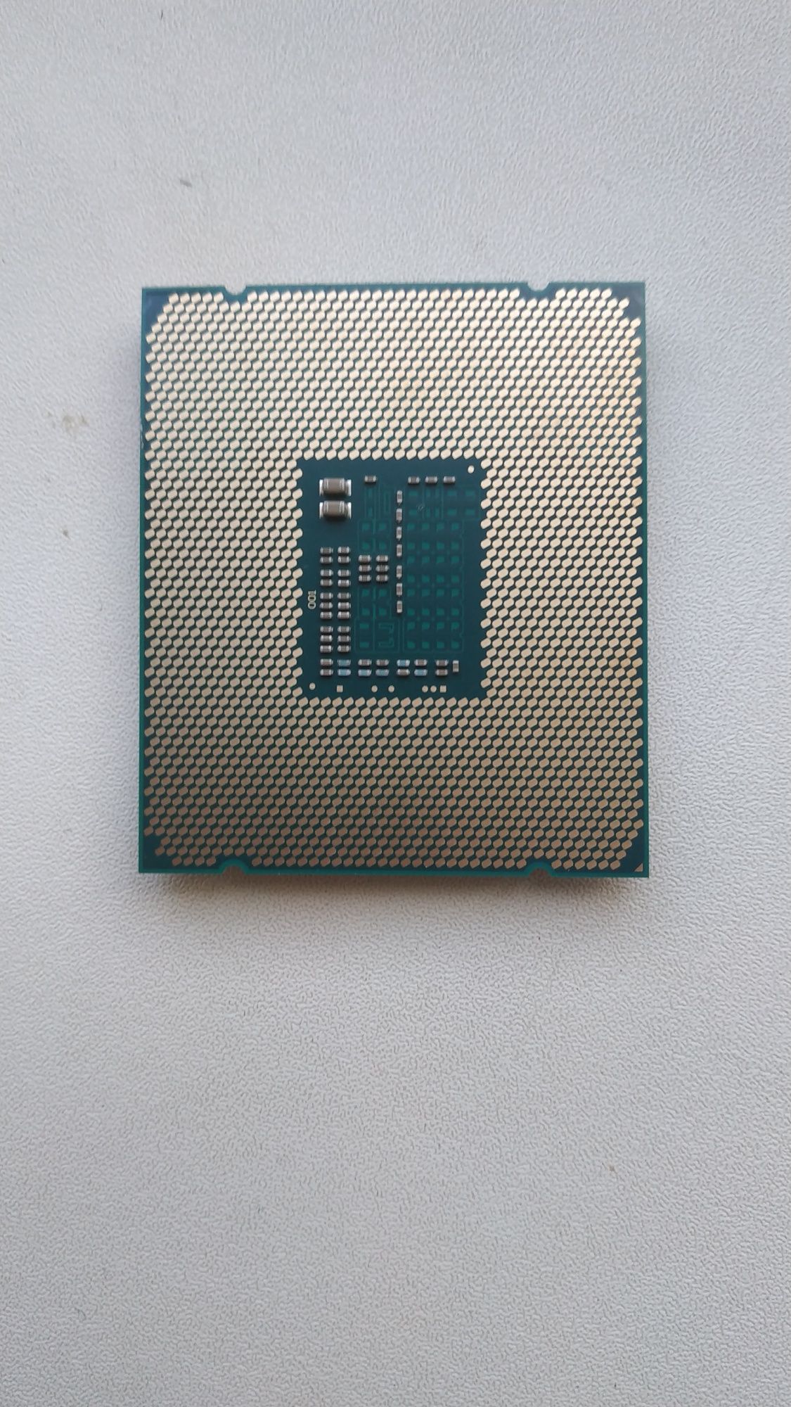 Процесор Xeon E5 2620 V3