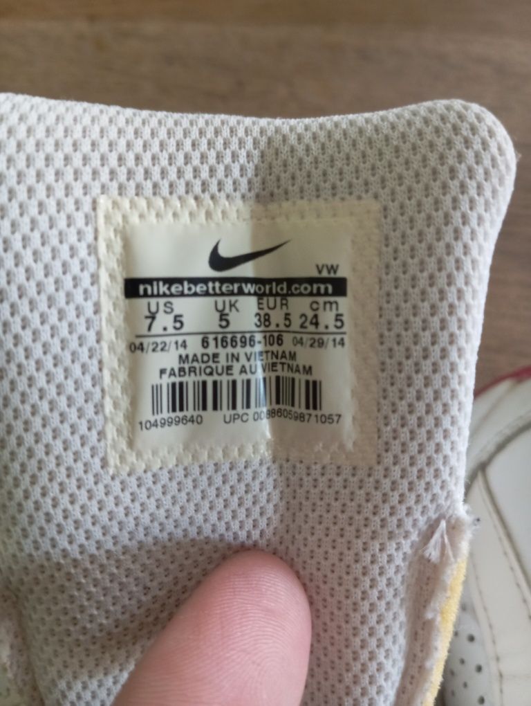Tênis Nike T-LITE 38,5 H/M (novos)