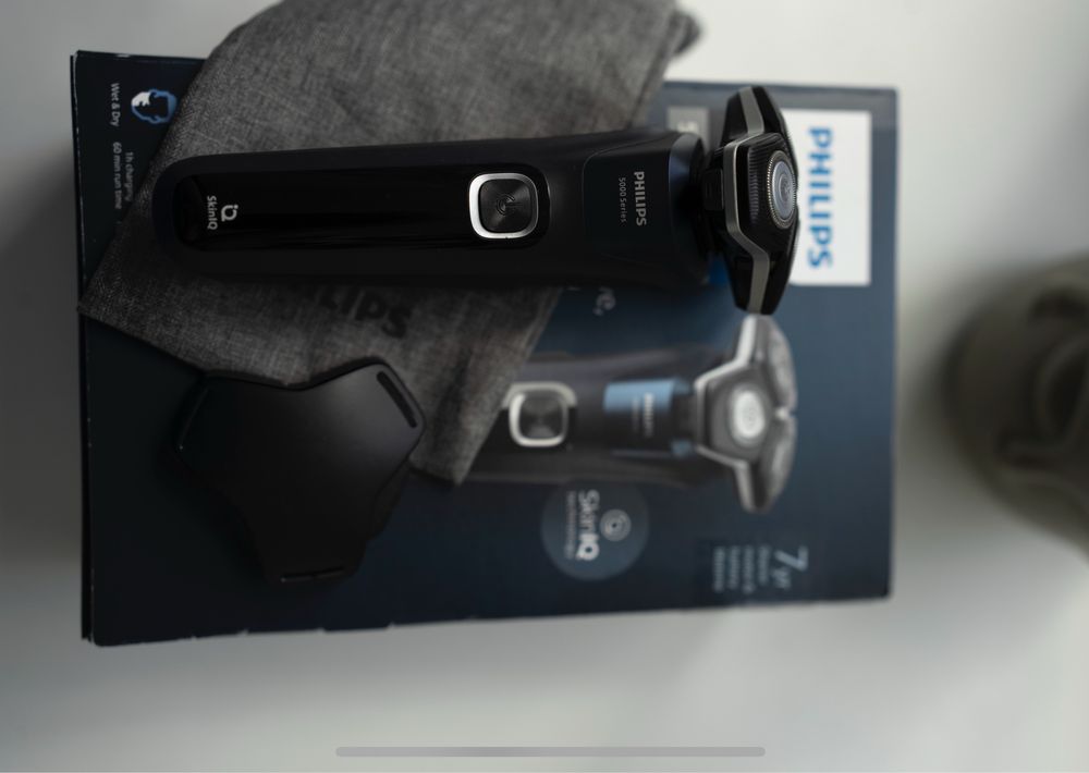 Електробритва Philips S5885