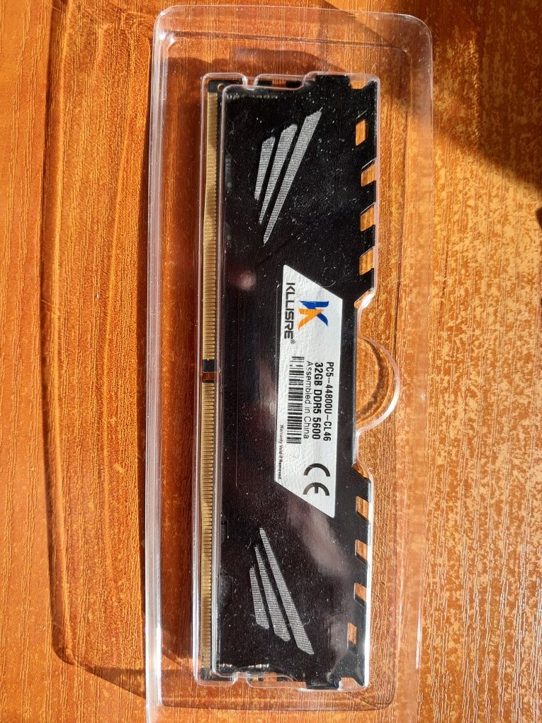 Продам процесор intel core i5 7700 xeon e3 1225v6 та DDR5 32gb Kllisre