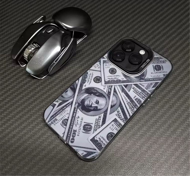 Чехол в долларах на iphone 11 новый