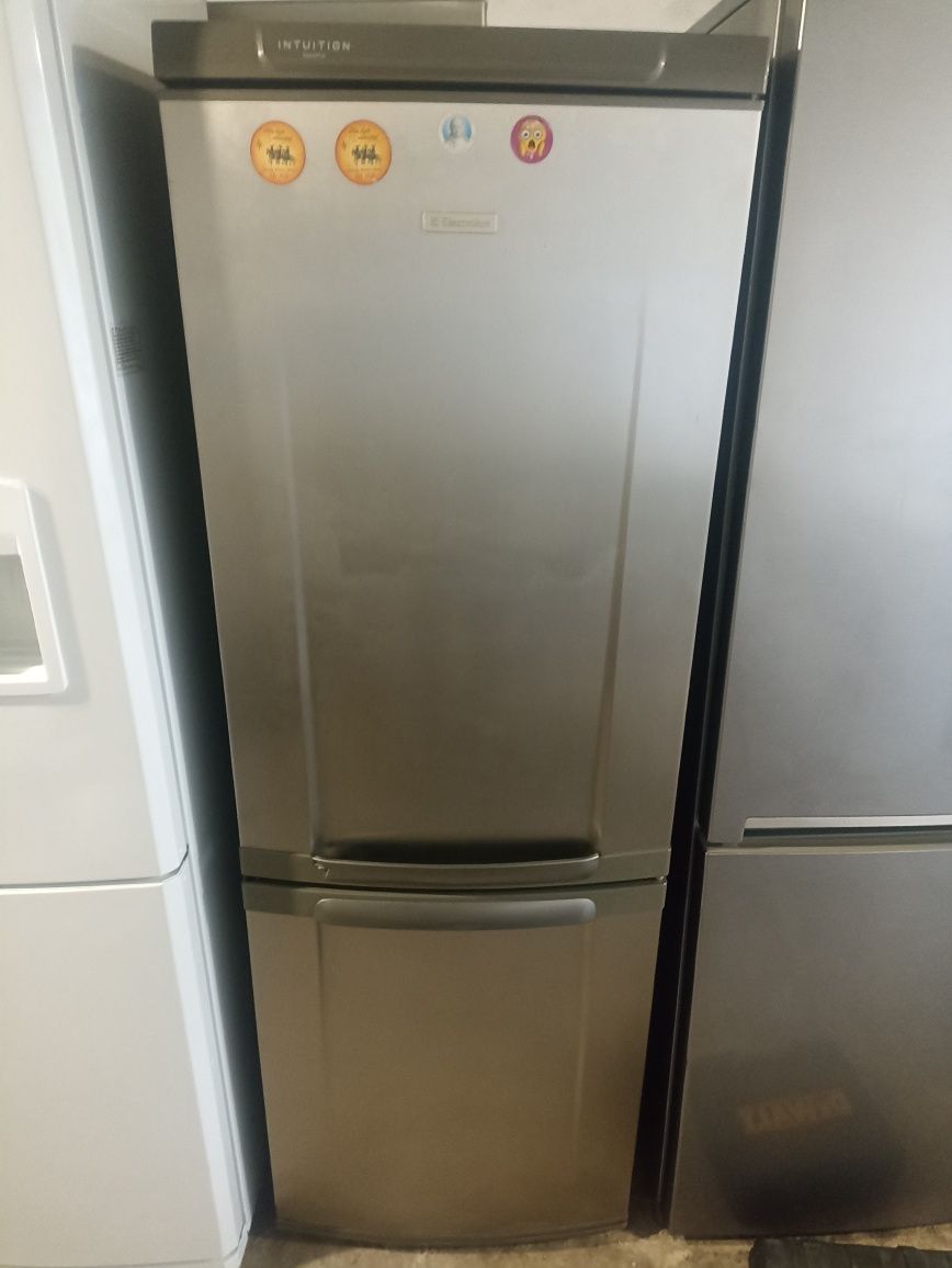 Продам холодильник фірми Електролюкс вис 174см