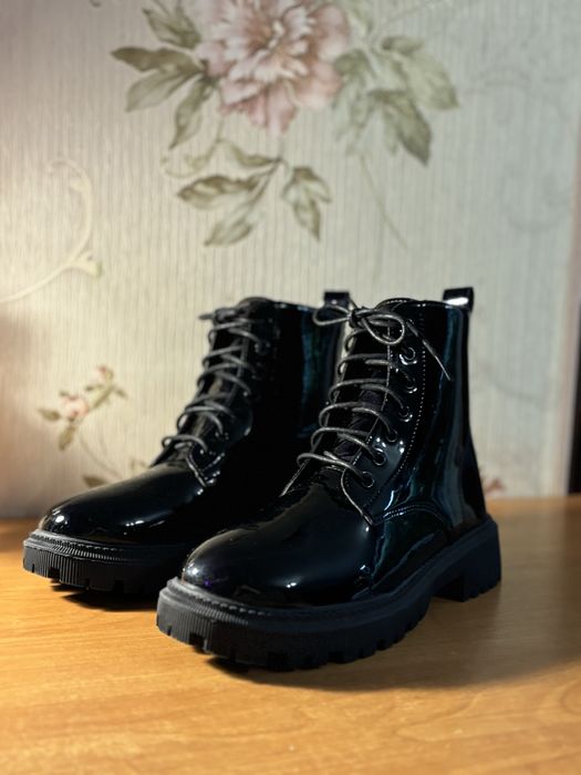 Чорні чоботи