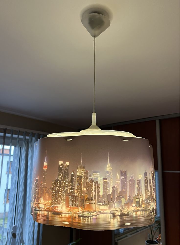 Lampa wisząca - miasto