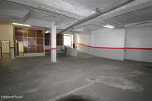 LARANJEIRO - Garagem para 10 carros com 230m2! Portão 2,5m.