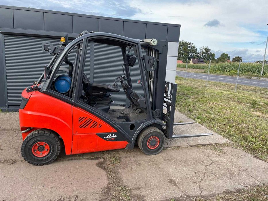Wózek widłowy Linde H 25 T-02