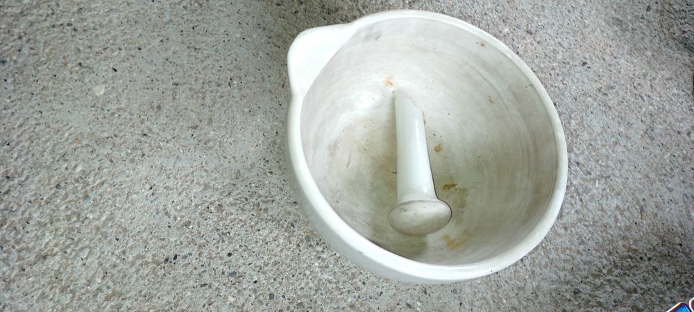 Moździerz apteczny duży stary i drogi