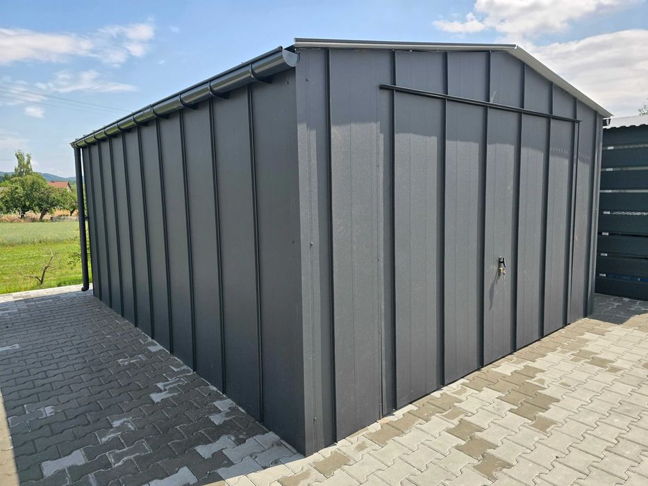 Garaż blaszany 4x6 na rąbek grafitowy dach dwuspadowy brama uchylna