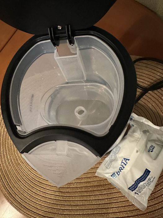 Електрочайник Russell Hobbs Brita з фільтром