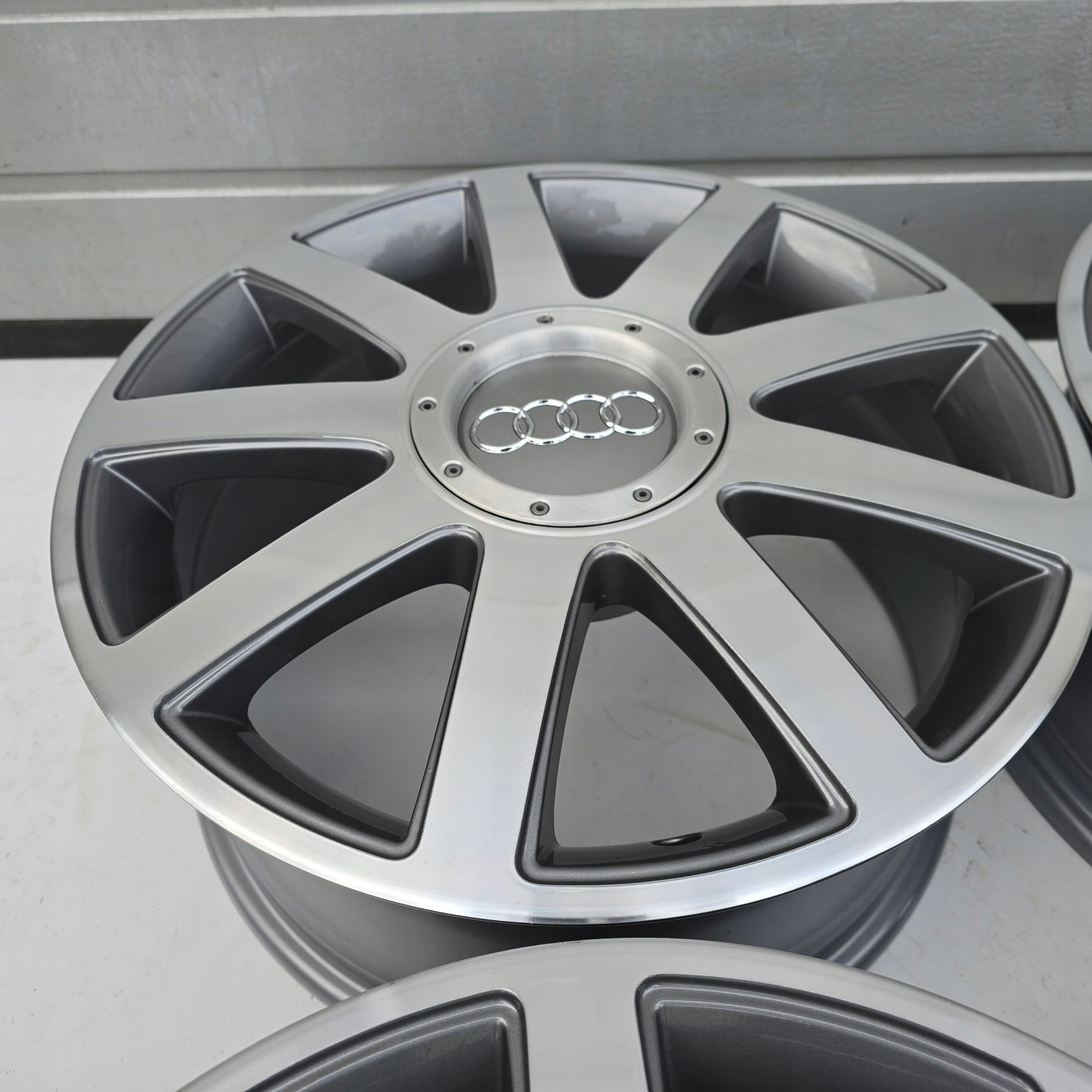 Audi A4 B6 B7 A6 C5 C6 A3 Q3 5x112 17'' ET43 4X
