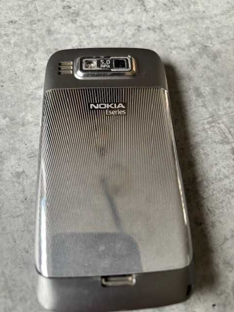 Telefon Nokia E72