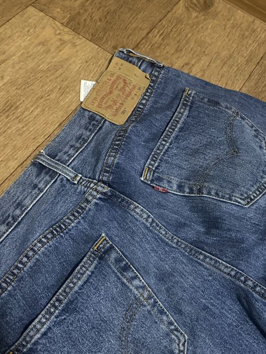 джинсы Levis 501, в синем цвете; W: 33; L:30. Casual/old money
