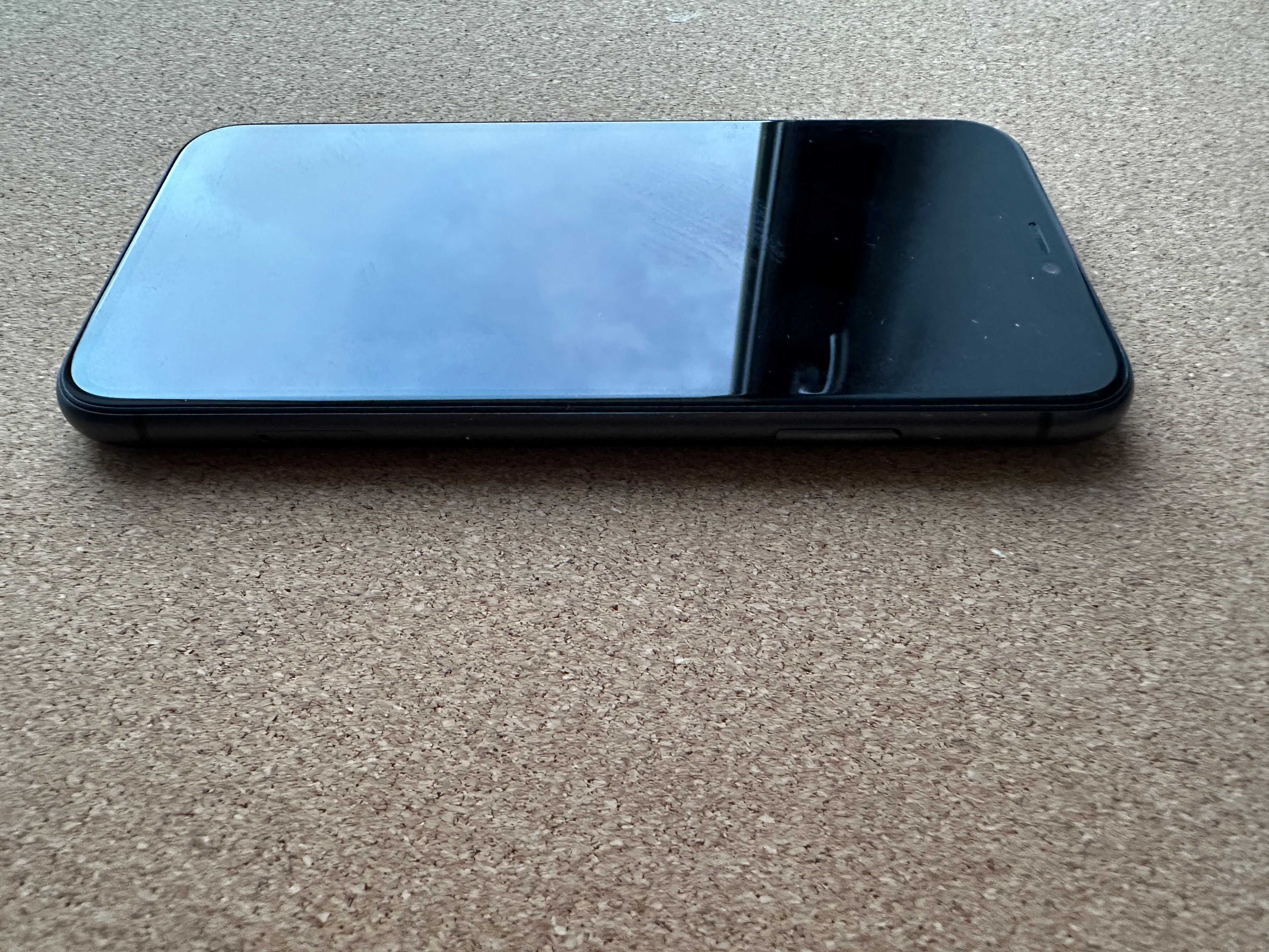 Smartfon iPhone 11 Black 64GB