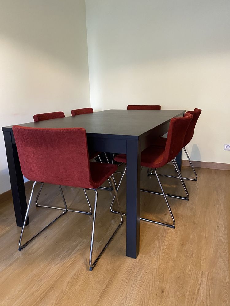 Mesa de refeiçao extensivel + cadeiras