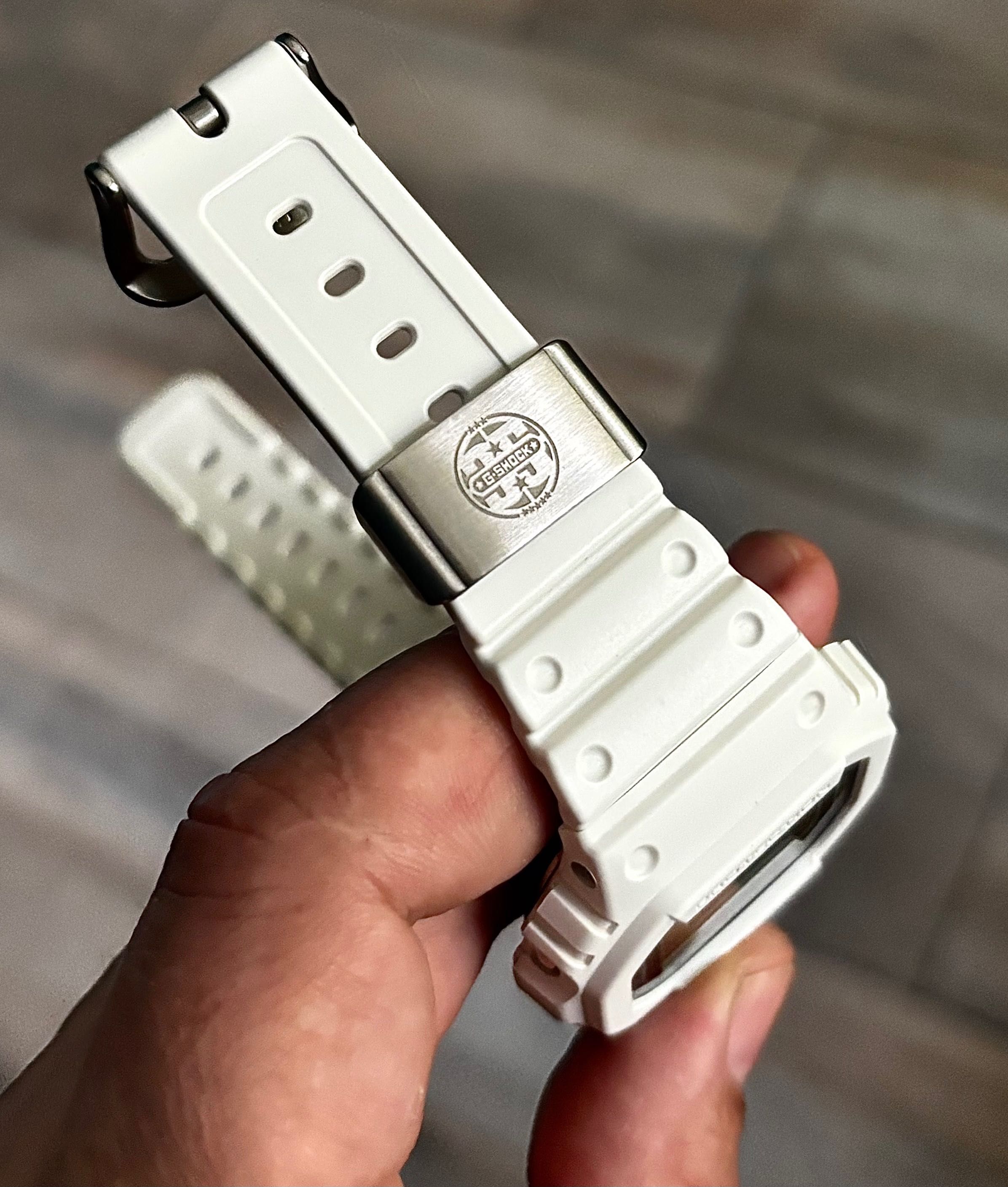 Zegarek Casio G-shock DW-5000SS