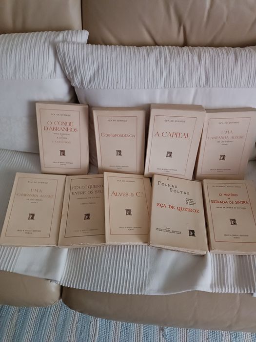 Vendo 8 livros de Eça de Queiroz