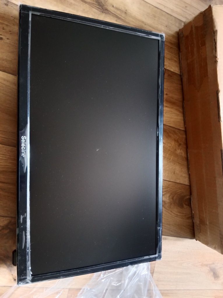 NOWY tv LED z pilotem