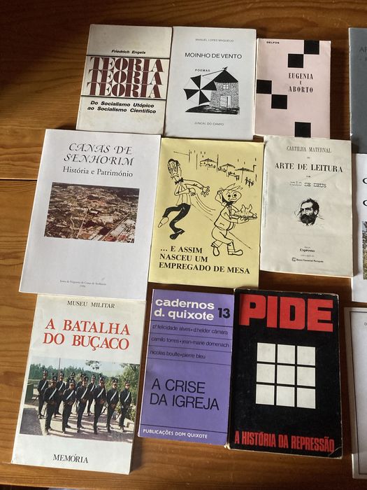 Livros antigos em portugues